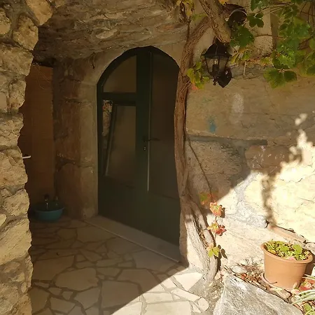 Апартаменты Calypso's Cave The For Animal Lovers